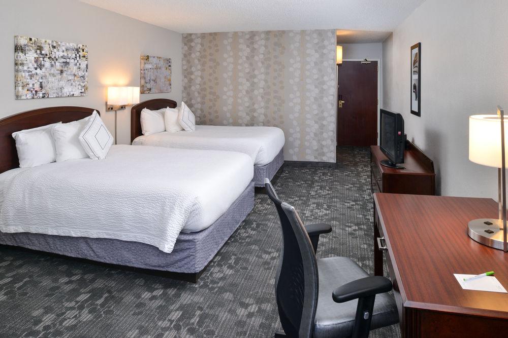 Courtyard By Marriott Charlotte Matthews Hotel Exterior photo