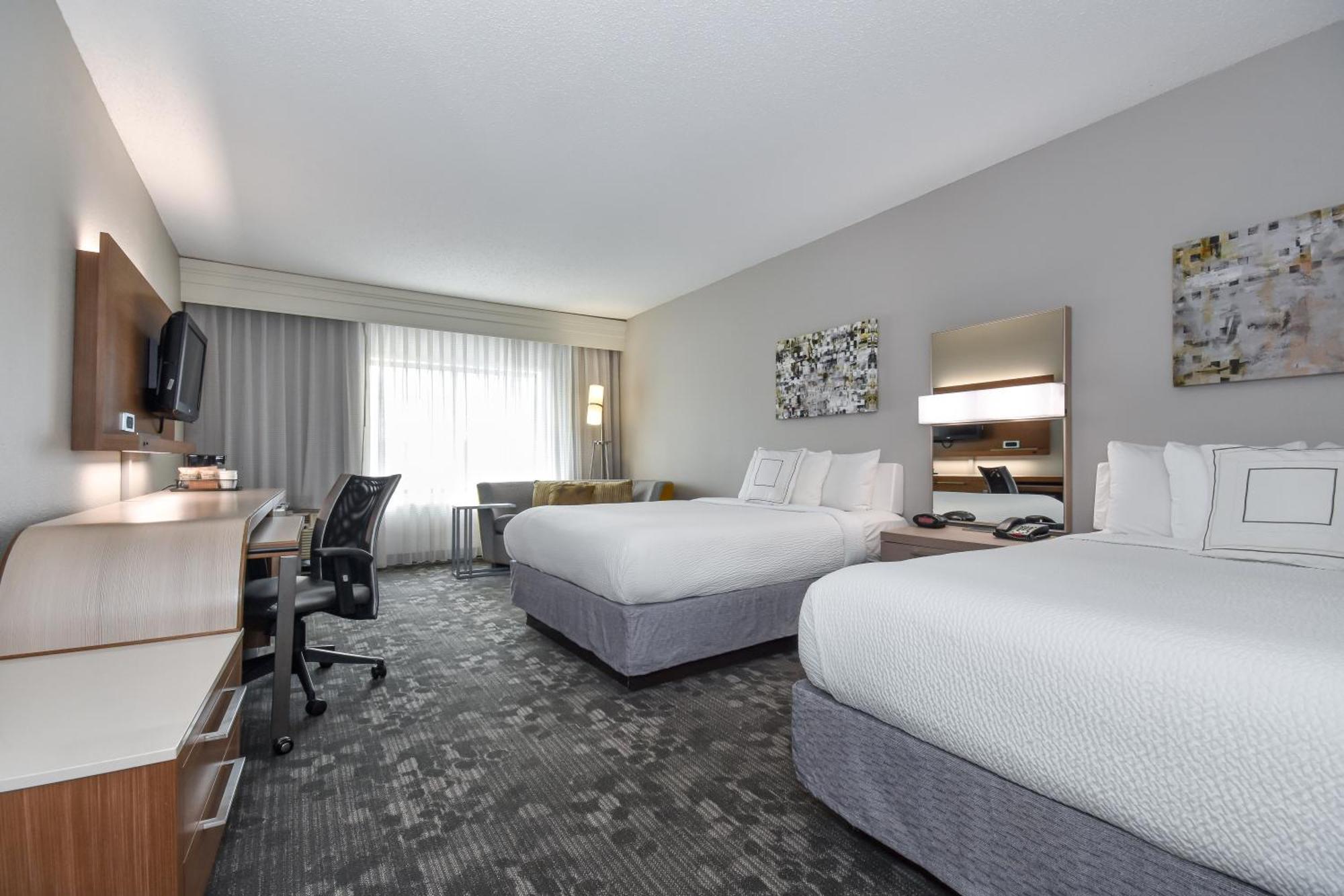 Courtyard By Marriott Charlotte Matthews Hotel Exterior photo