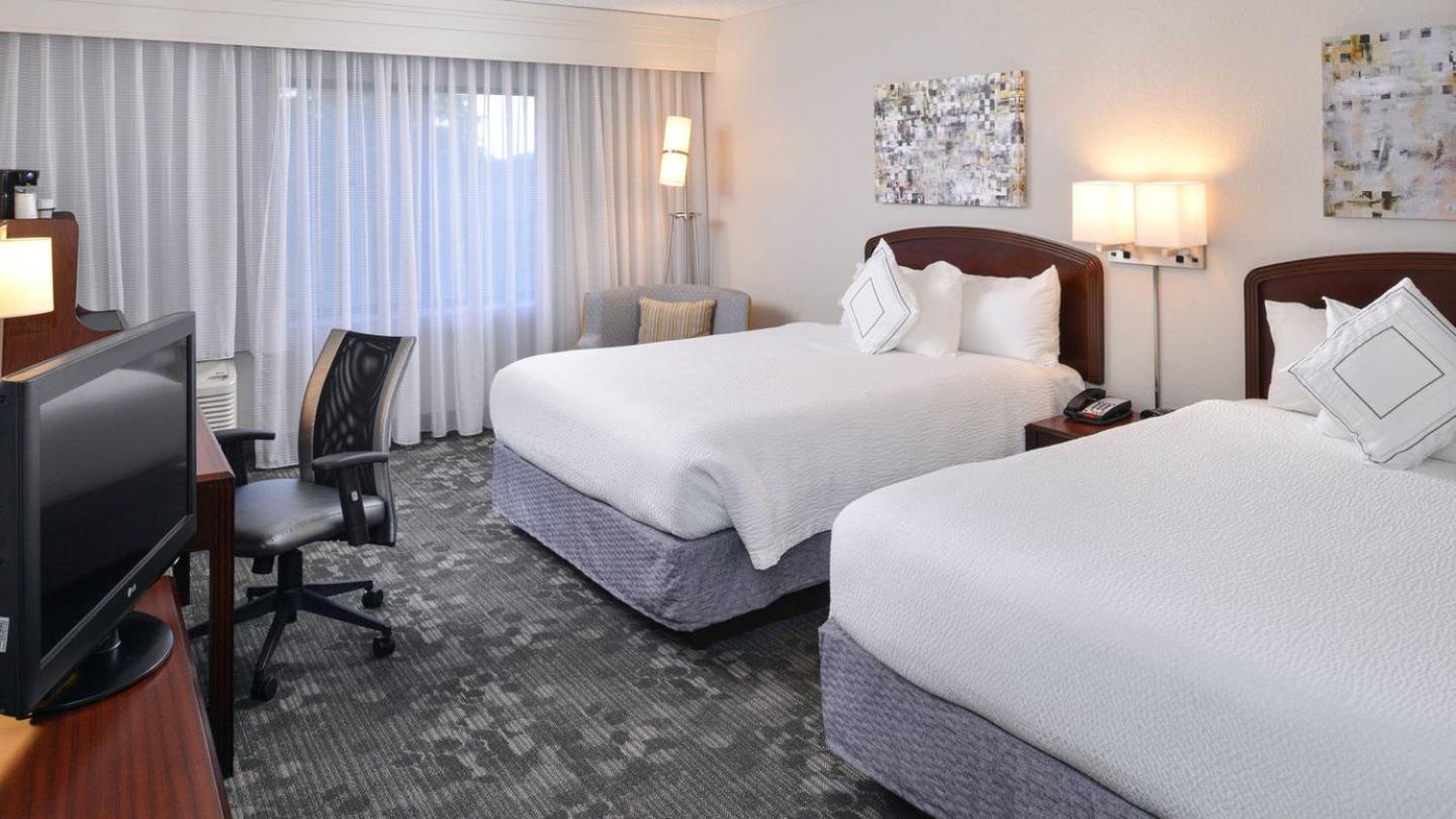 Courtyard By Marriott Charlotte Matthews Hotel Exterior photo