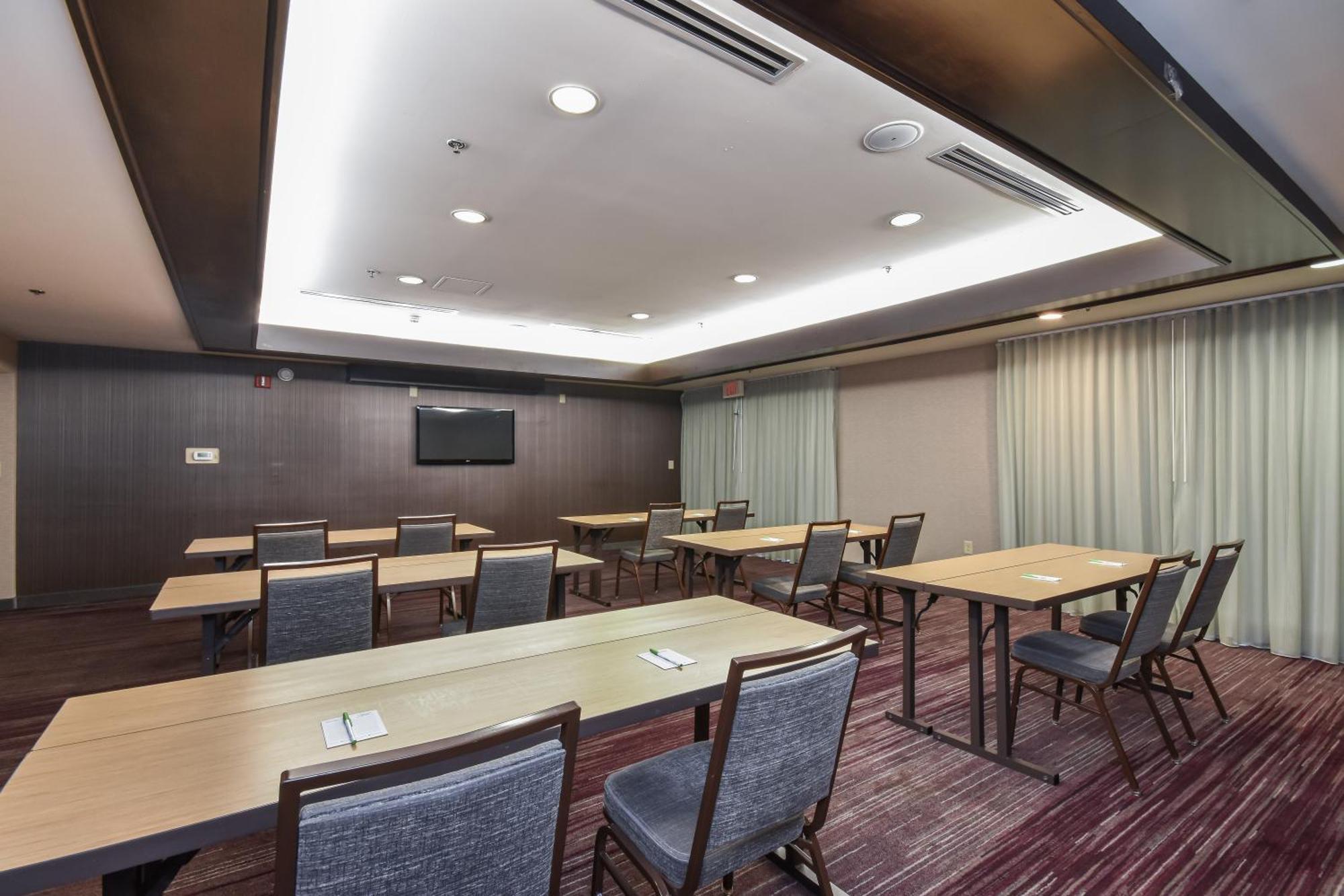 Courtyard By Marriott Charlotte Matthews Hotel Exterior photo