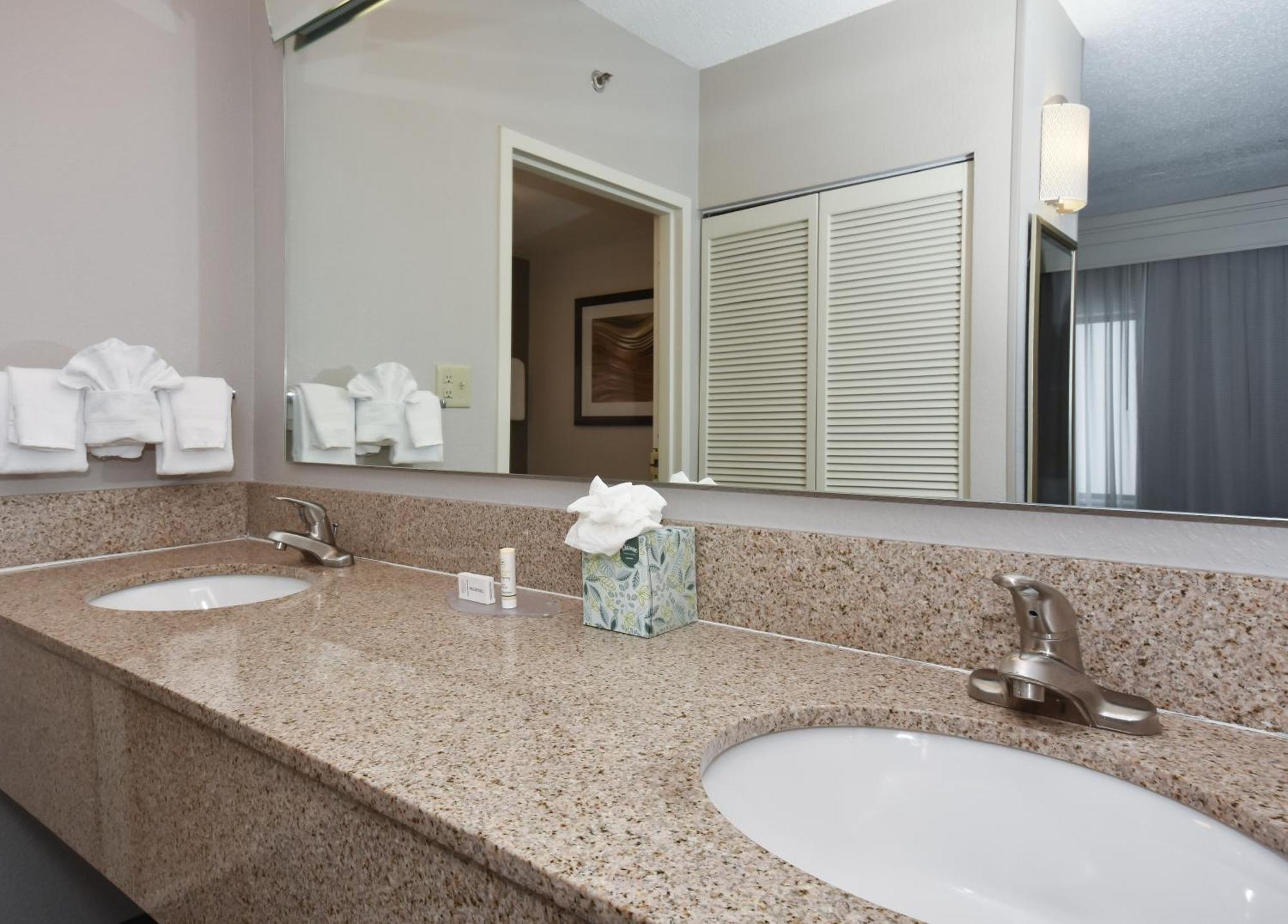 Courtyard By Marriott Charlotte Matthews Hotel Exterior photo