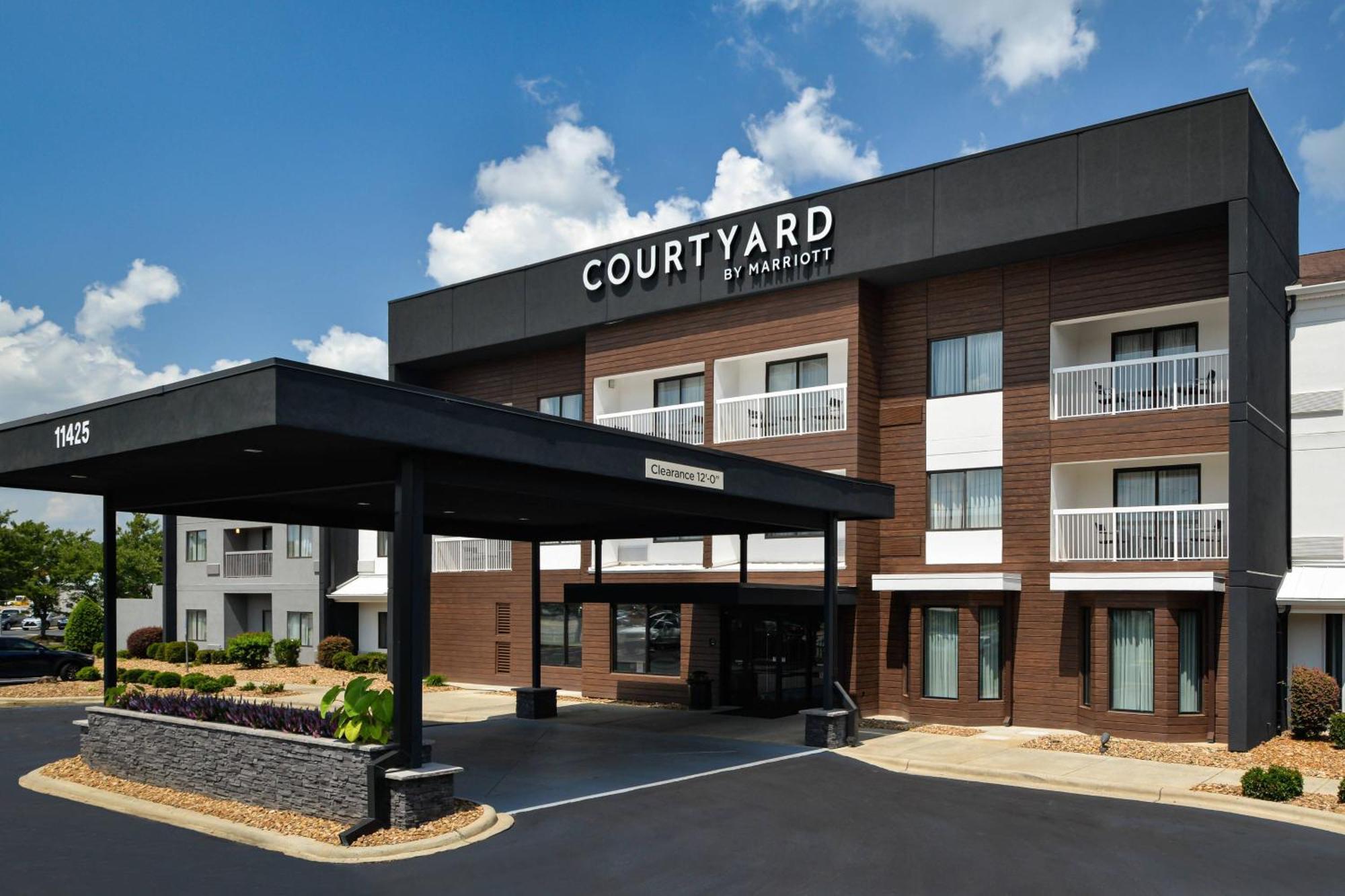 Courtyard By Marriott Charlotte Matthews Hotel Exterior photo