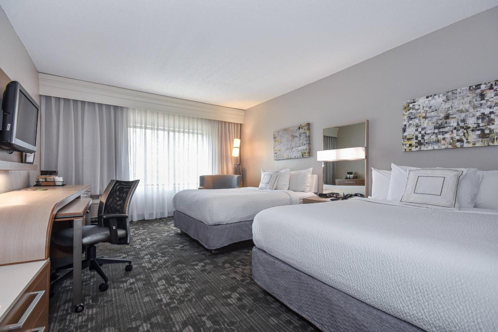 Courtyard By Marriott Charlotte Matthews Hotel Exterior photo