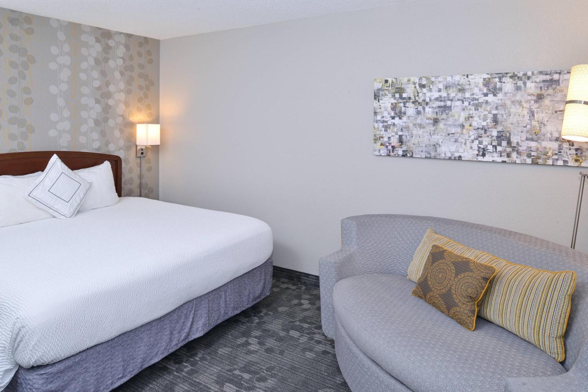 Courtyard By Marriott Charlotte Matthews Hotel Exterior photo