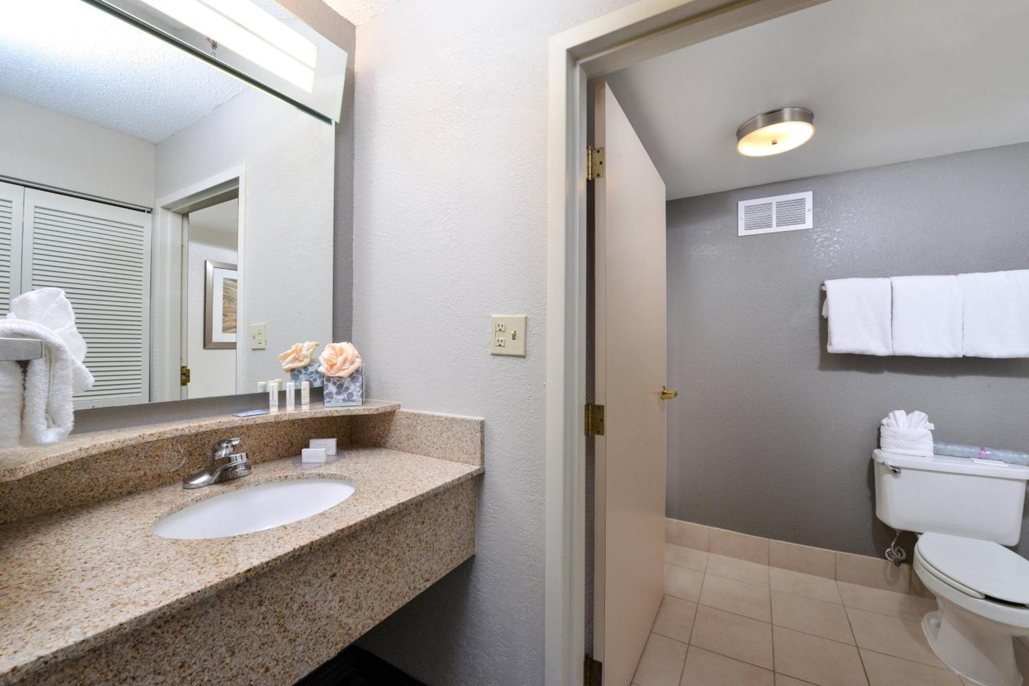 Courtyard By Marriott Charlotte Matthews Hotel Exterior photo