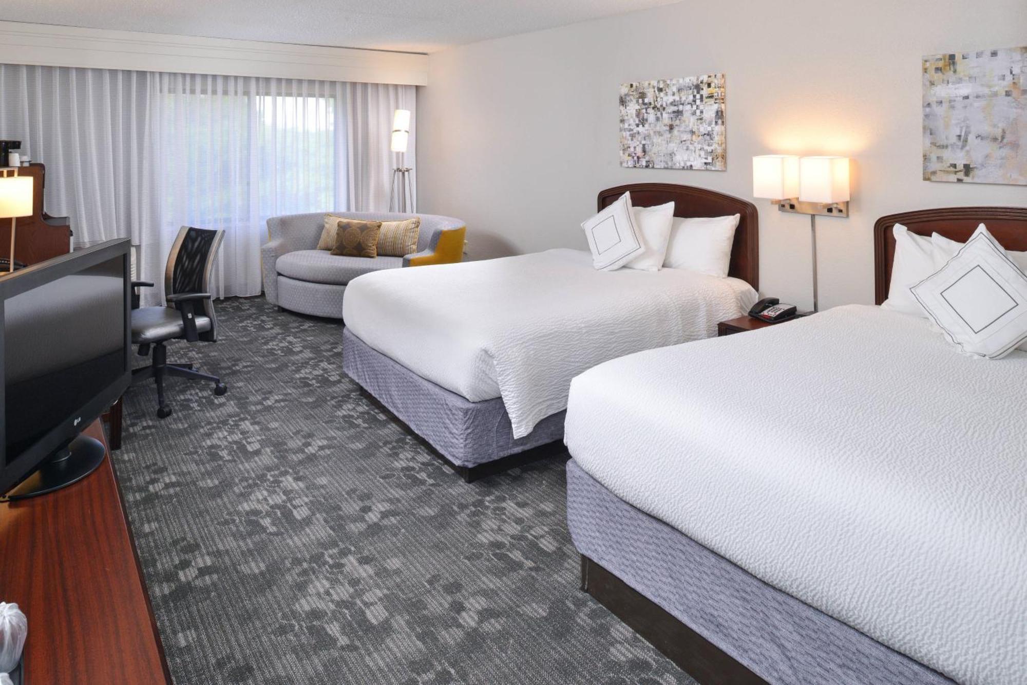 Courtyard By Marriott Charlotte Matthews Hotel Exterior photo