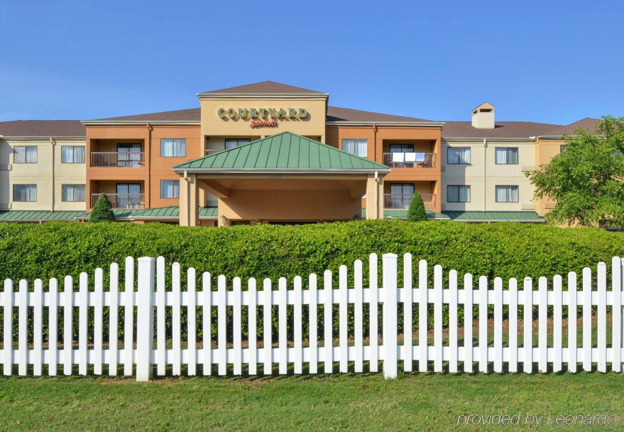 Courtyard By Marriott Charlotte Matthews Hotel Exterior photo
