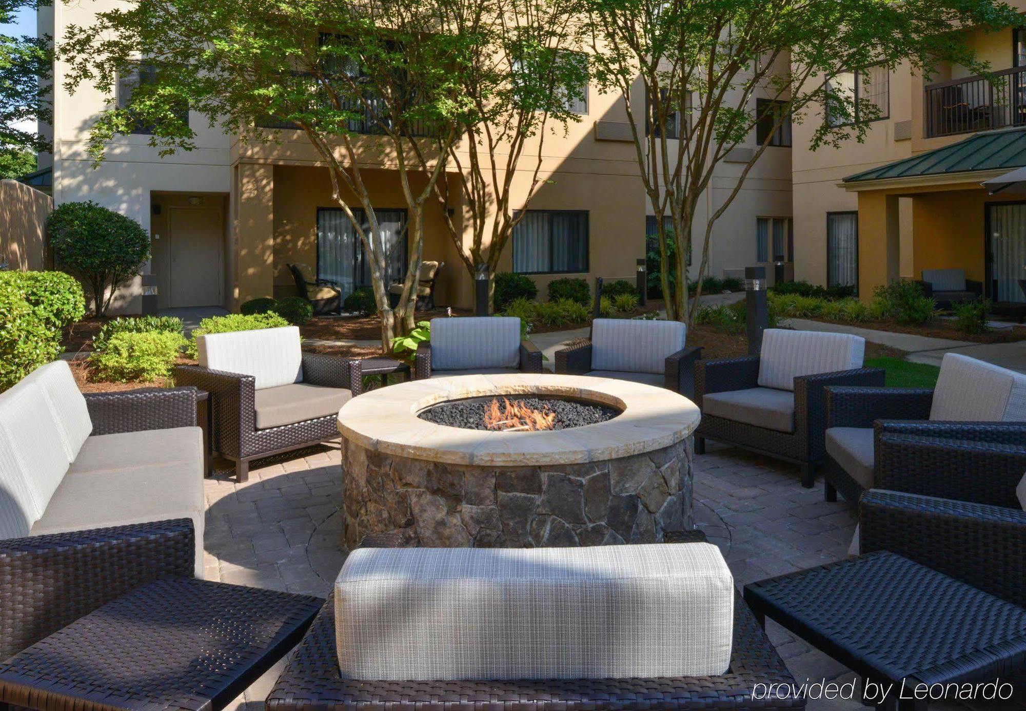Courtyard By Marriott Charlotte Matthews Hotel Exterior photo