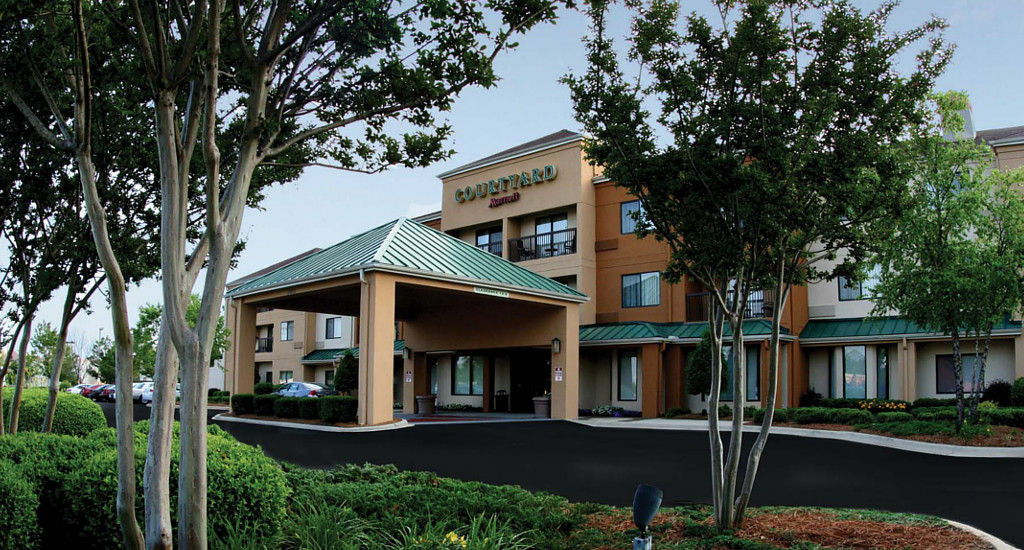 Courtyard By Marriott Charlotte Matthews Hotel Exterior photo